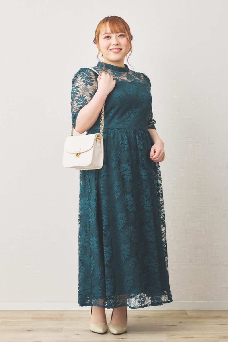 グリーンのフラワーレースハイネックドレス