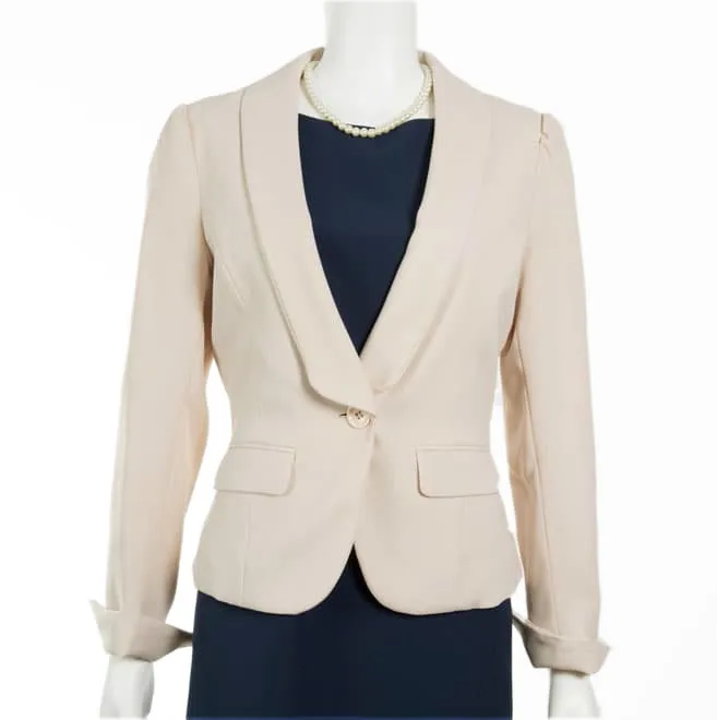 ベージュの長袖ジャケット