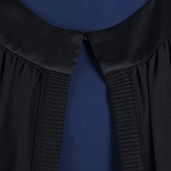 ブラックのポンチョ風ボレロ