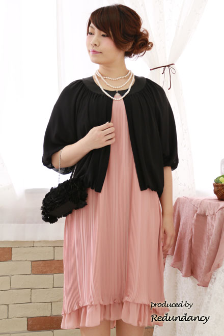 ブラックのポンチョ風ボレロ