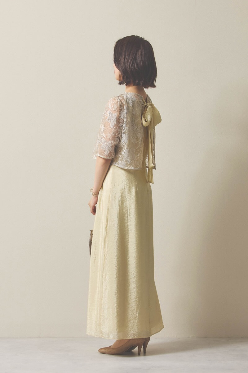 ベージュのシャイニートップスサテンドレス [ 店頭販売価格 38,500円 ]