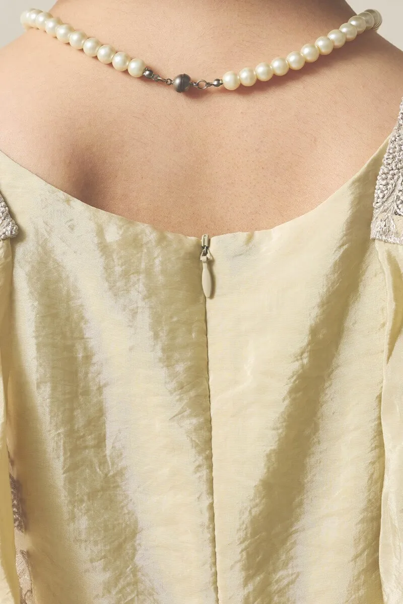 ベージュのシャイニートップスサテンドレス [ 店頭販売価格 38,500円 ]