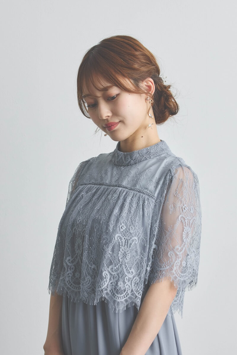 ブルーグレーの授乳口付きハイネックレースドレス