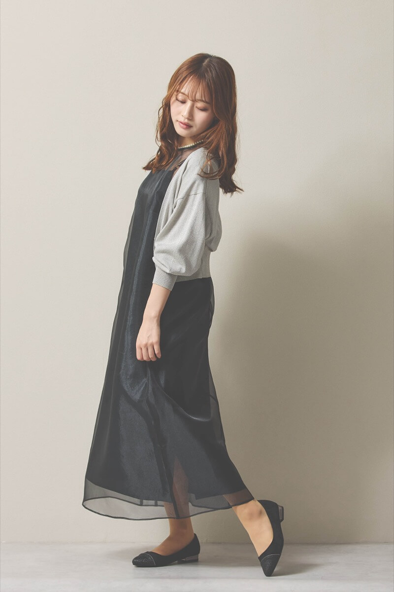 ブラックのアシメフリルオーガンジードレス