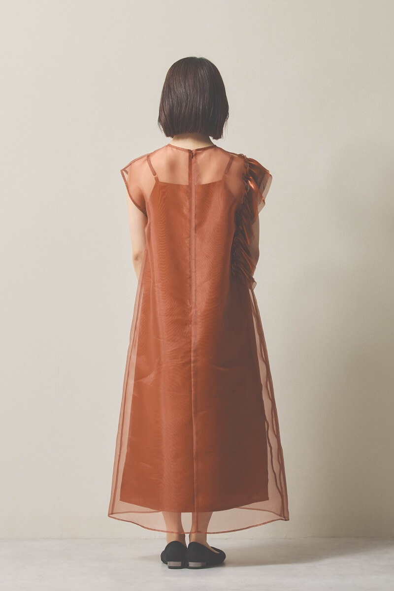 ブラウンのアシメフリルオーガンジードレス