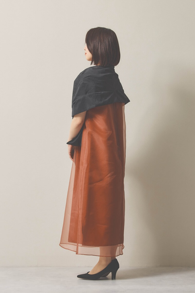 ブラウンのアシメフリルオーガンジードレス