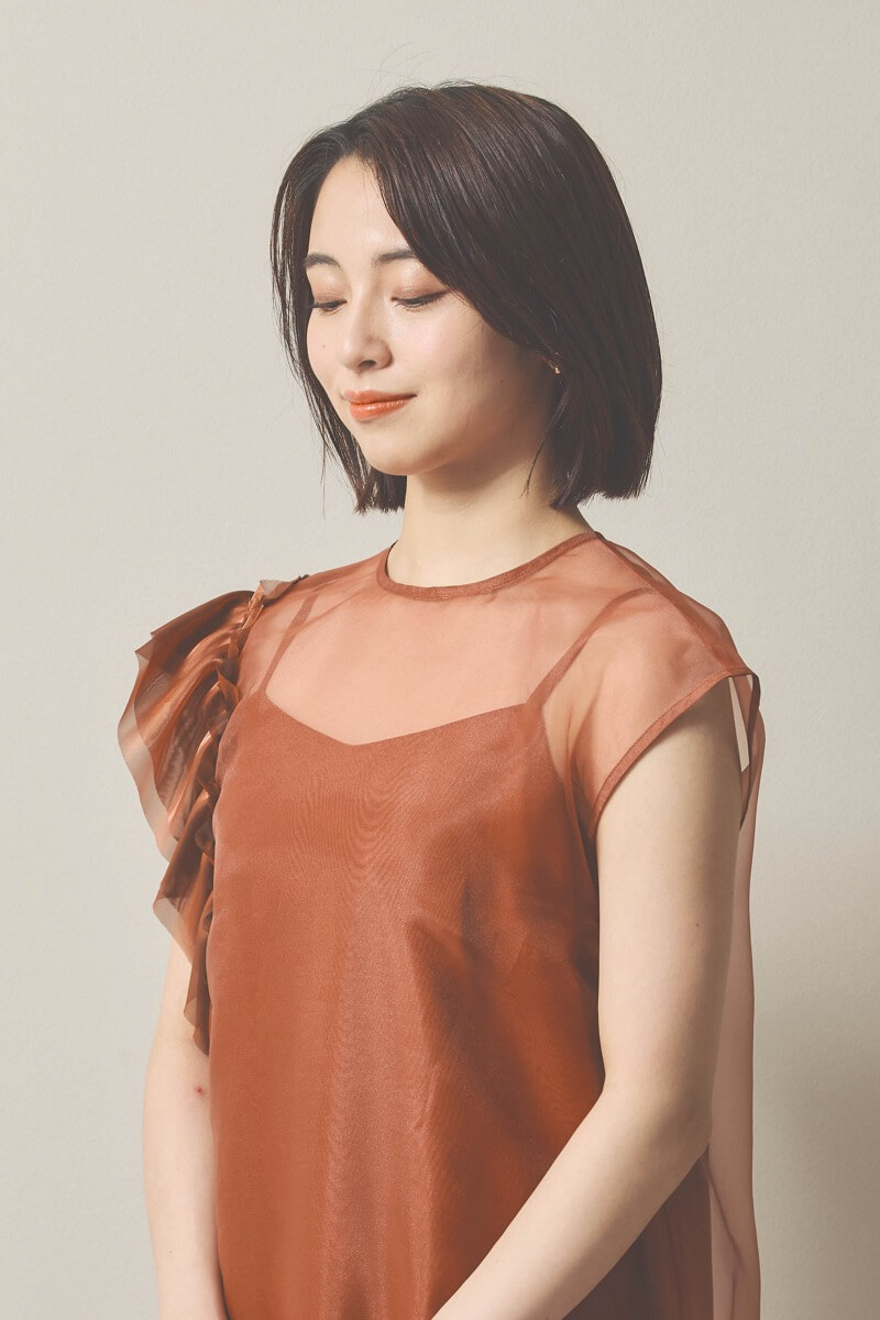 ブラウンのアシメフリルオーガンジードレス