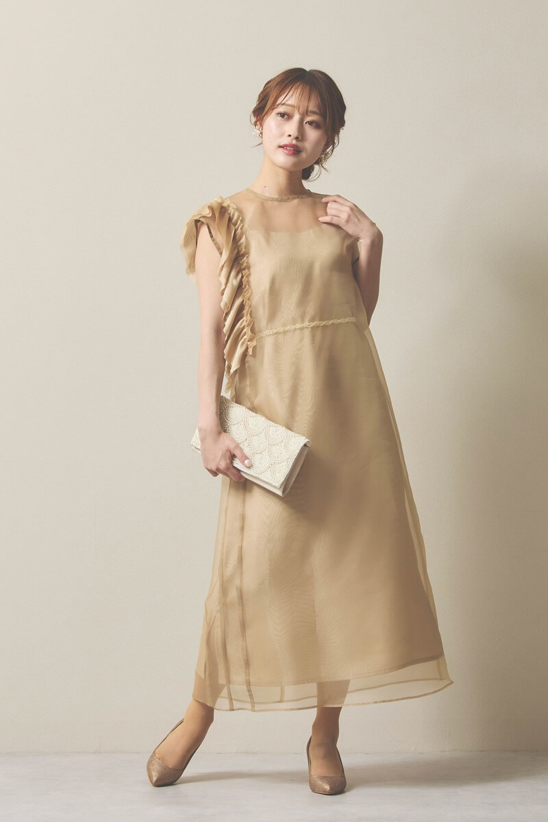 ベージュのアシメフリルオーガンジードレス