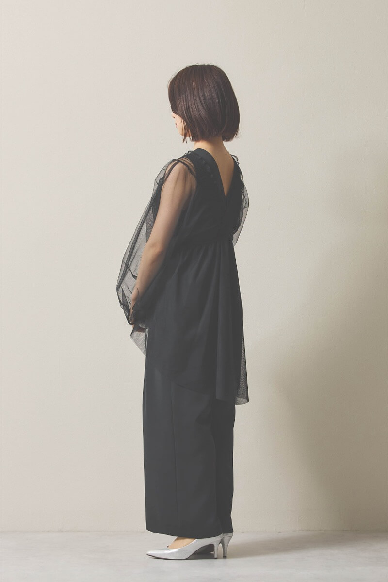 ブラックのチュールブラウス付きオールインワンドレス