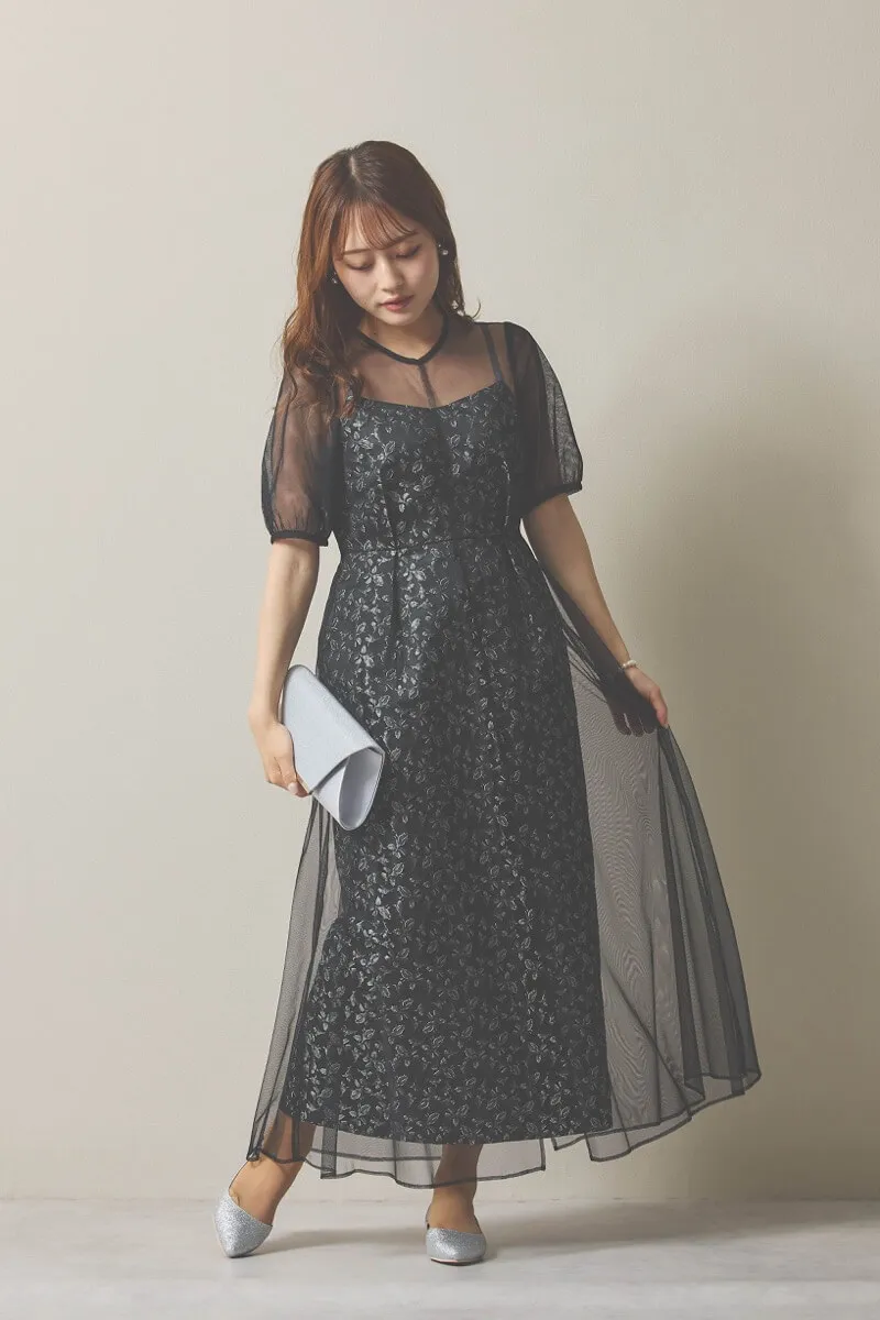 ブラックのプリントジャガード×チュールドレス