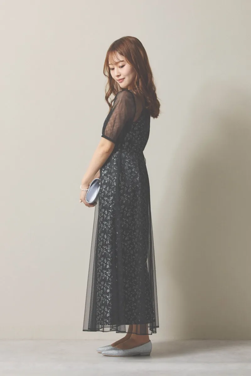 ブラックのプリントジャガード×チュールドレス