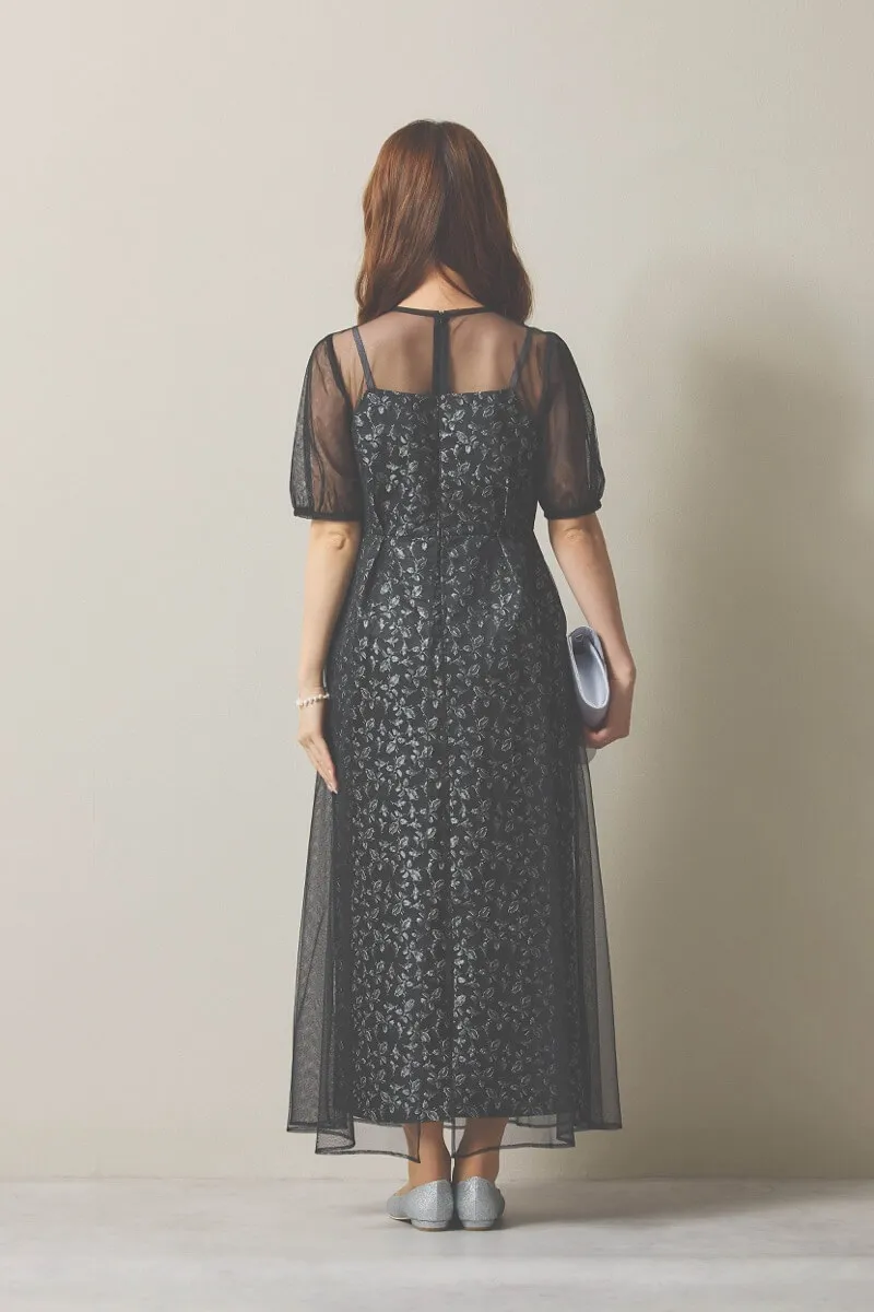ブラックのプリントジャガード×チュールドレス