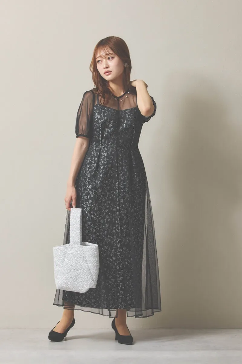 ブラックのプリントジャガード×チュールドレス