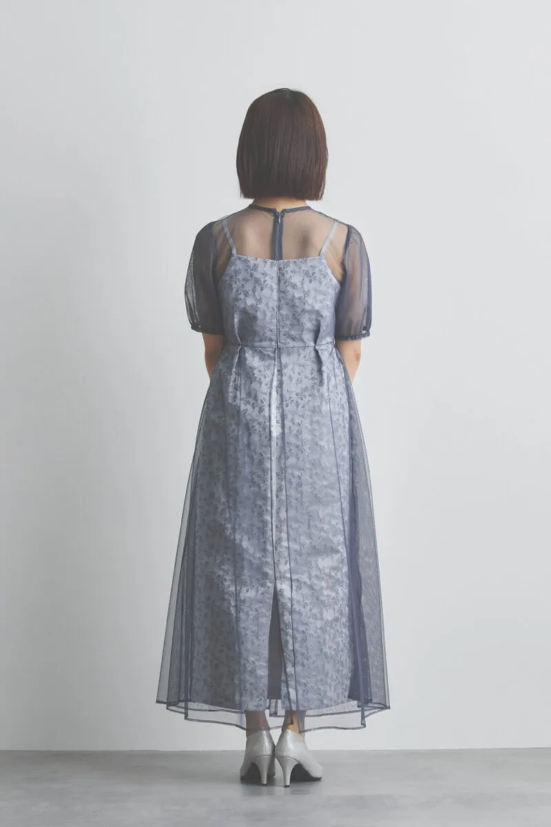 ブルーグレーのプリントジャガード×チュールドレス