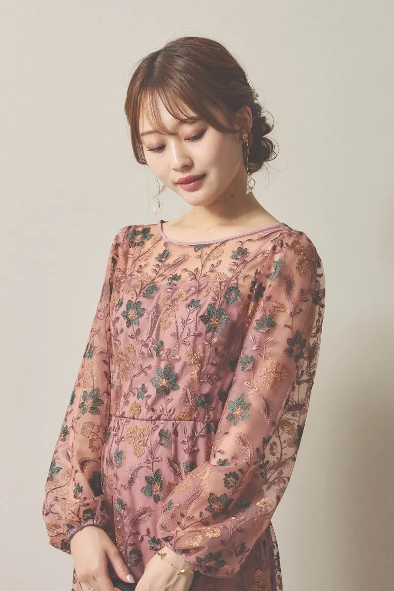 ピンクのフラワーエンブロイダリーオーガンジードレス
