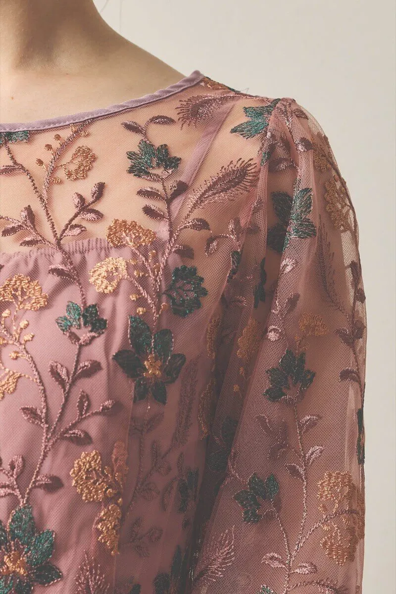 ピンクのフラワーエンブロイダリーオーガンジードレス