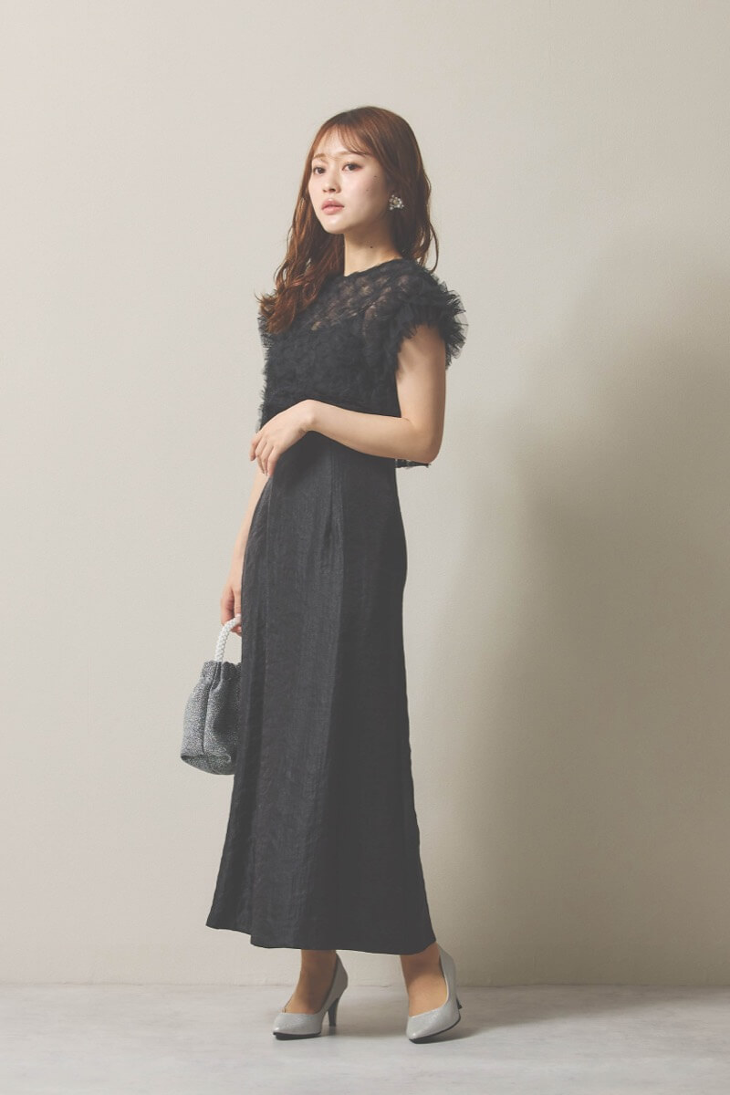 ブラックのボリュームチュールブラウスセットドレス