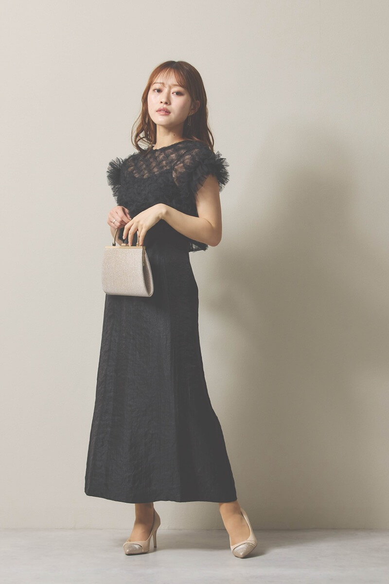 ブラックのボリュームチュールブラウスセットドレス