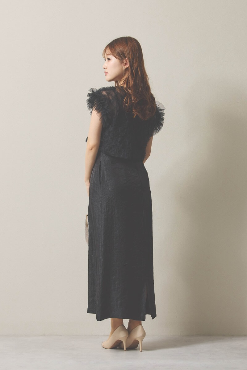 ブラックのボリュームチュールブラウスセットドレス