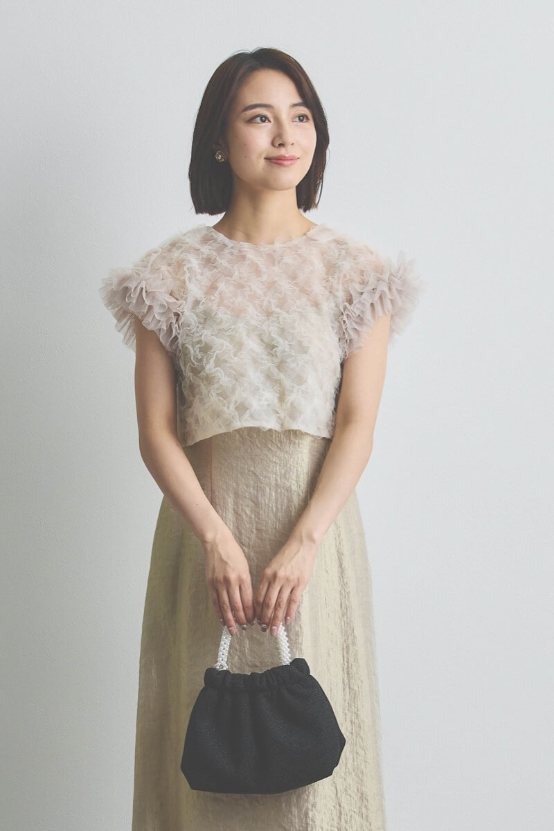 ベージュのボリュームチュールブラウスセットドレス