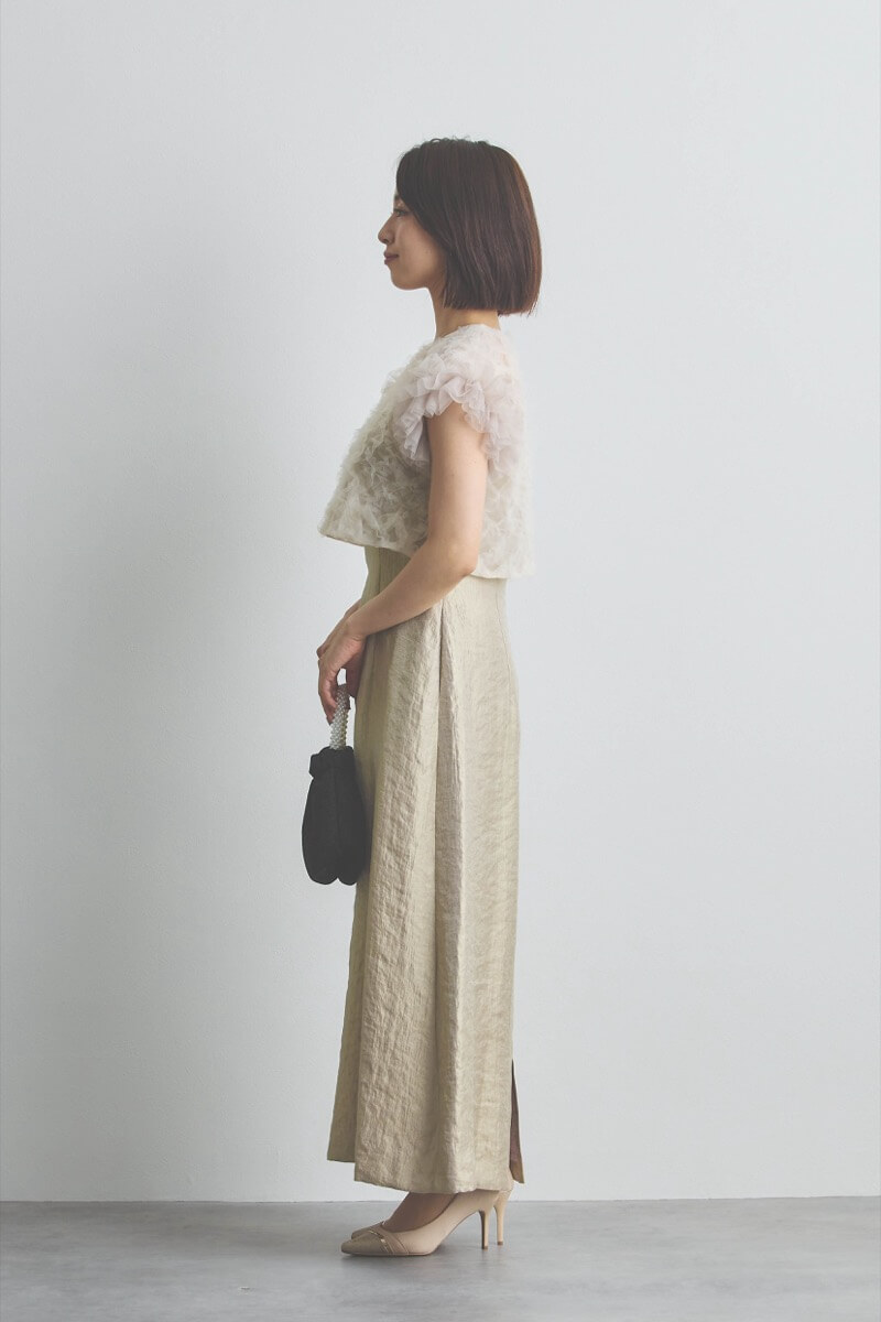 ベージュのボリュームチュールブラウスセットドレス