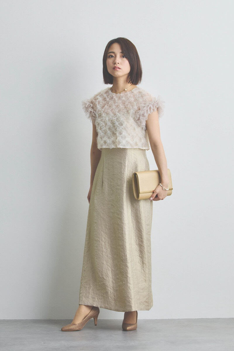 ベージュのボリュームチュールブラウスセットドレス