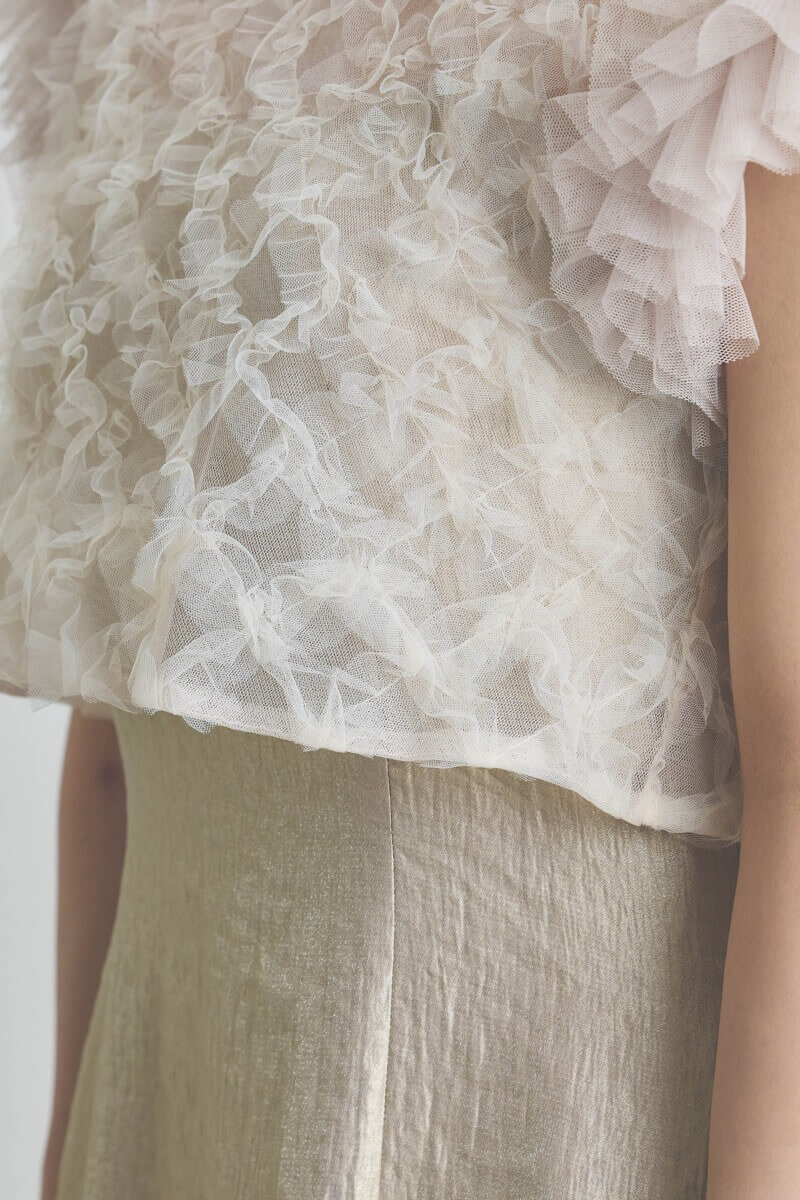 ベージュのボリュームチュールブラウスセットドレス