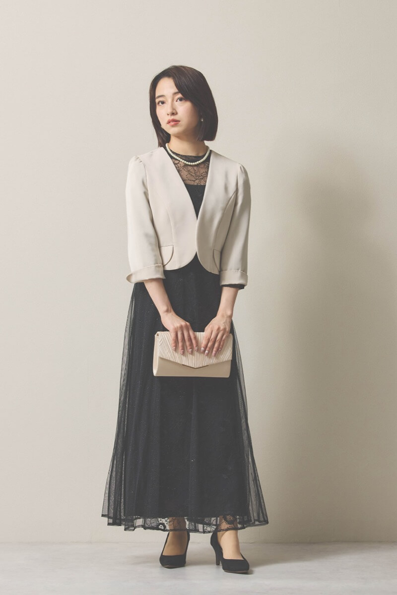 ブラックのシャイニーコードレースドレス