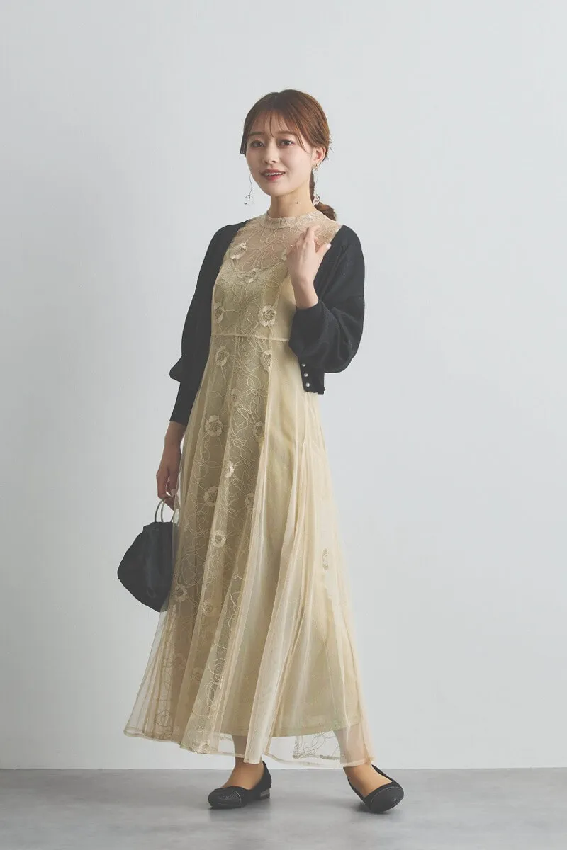 イエローのシャイニーコードレースドレス