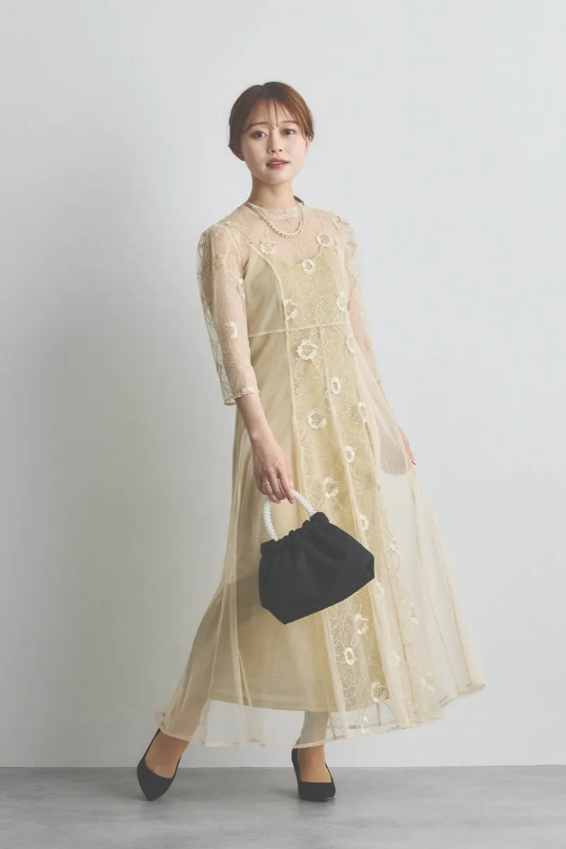 イエローのシャイニーコードレースドレス