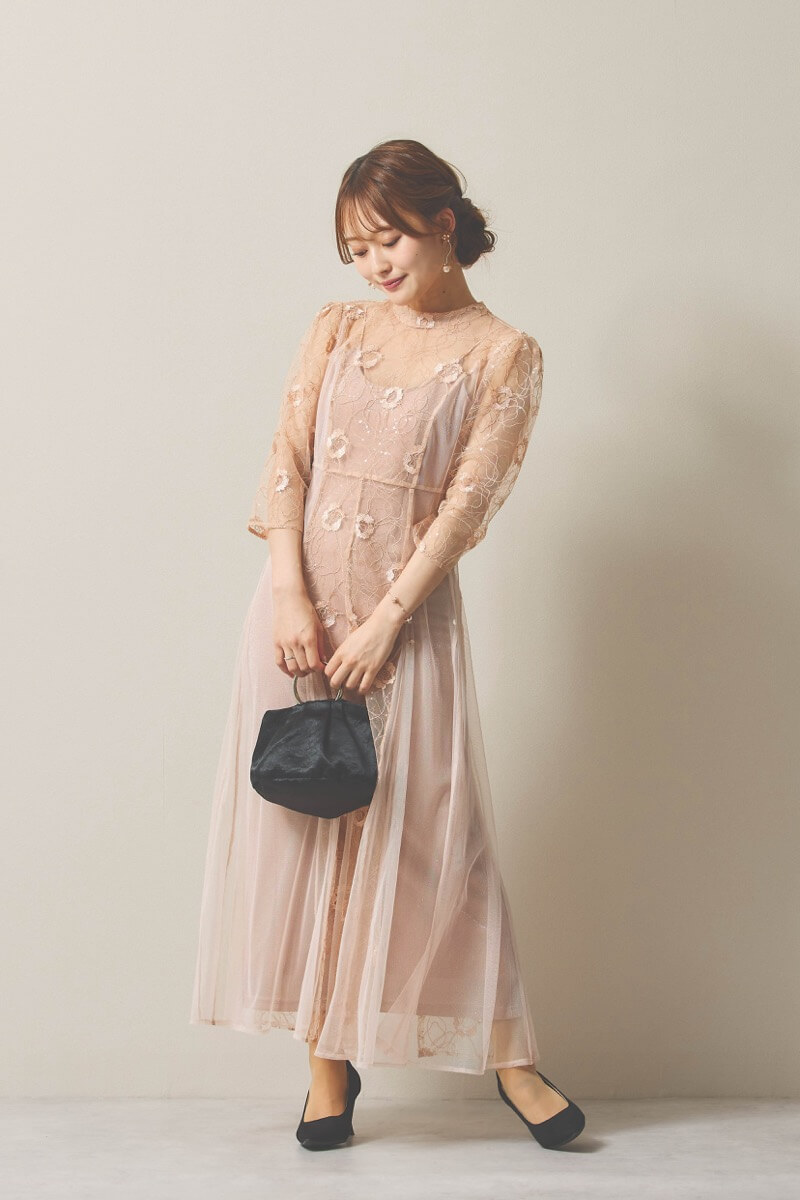 オレンジのシャイニーコードレースドレス