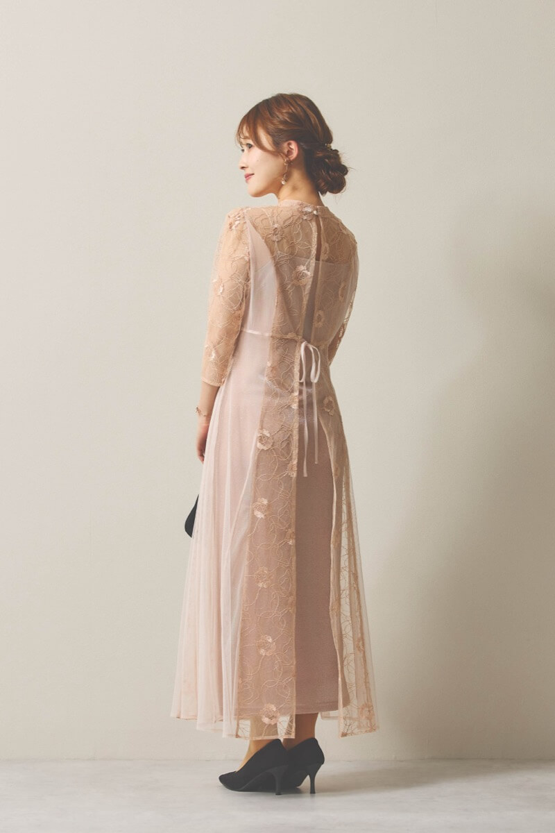 オレンジのシャイニーコードレースドレス