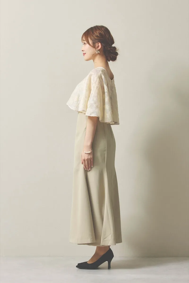 ライトベージュのケープレイヤードベアドレス