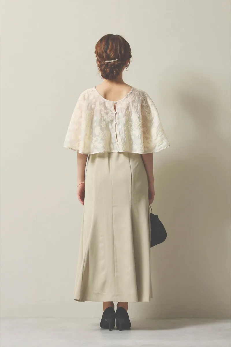 ライトベージュのケープレイヤードベアドレス