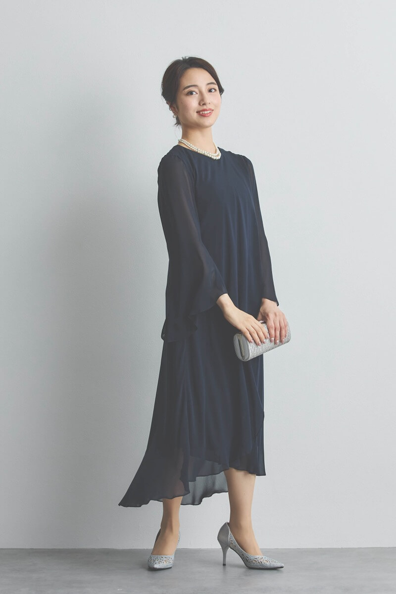 ネイビーのアシンメトリーシフォンドレス [ 店頭販売価格 55,000円 ]