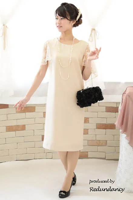 ライトベージュのレースケープ風シンプルドレス[M] REPLETEのレンタル