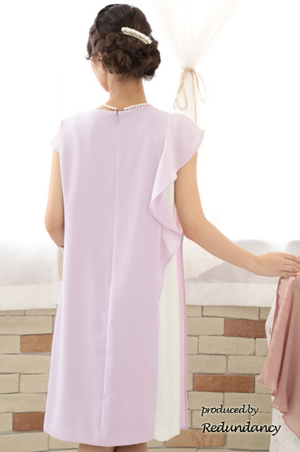 ライトピンク×ホワイトのショルダーフリルバイカラードレス