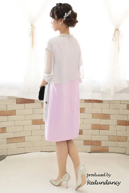 ライトピンク×ホワイトのショルダーフリルバイカラードレス