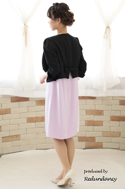 ライトピンク×ホワイトのショルダーフリルバイカラードレス