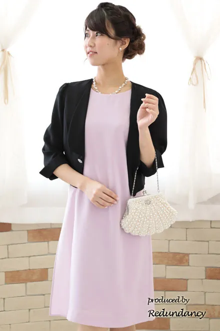 ライトピンク×ホワイトのショルダーフリルバイカラードレス