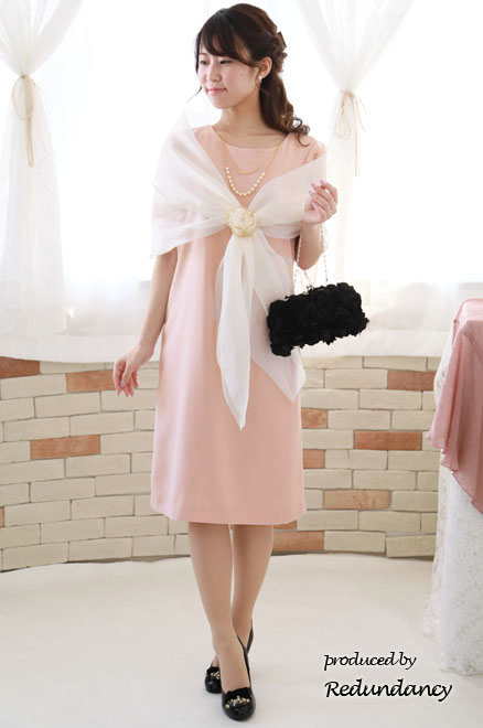 ピンクのレースケープ風シンプルドレス