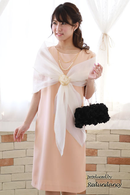 ピンクのレースケープ風シンプルドレス