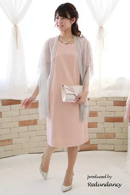 ピンクのレースケープ風シンプルドレス