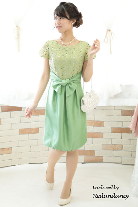 ライトグリーンのシャンタン切替バルーンドレス