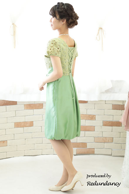 ライトグリーンのシャンタン切替バルーンドレス