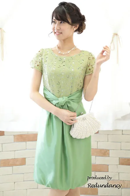 ライトグリーンのシャンタン切替バルーンドレス