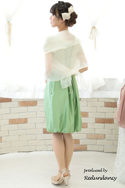 ライトグリーンのシャンタン切替バルーンドレス