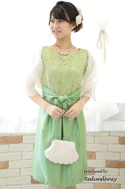 ライトグリーンのシャンタン切替バルーンドレス
