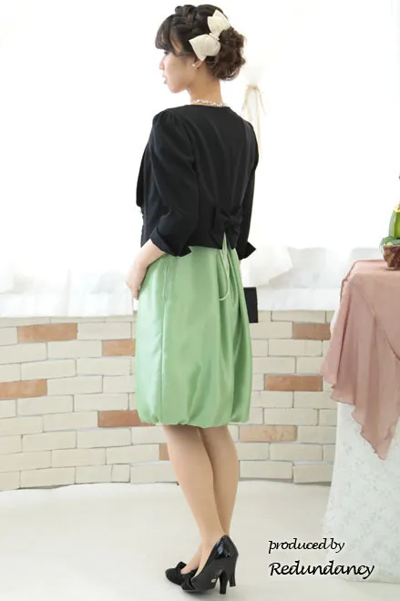 ライトグリーンのシャンタン切替バルーンドレス