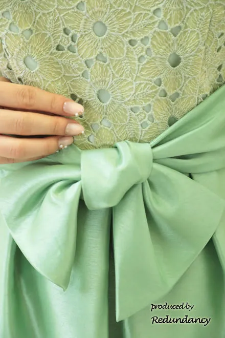 ライトグリーンのシャンタン切替バルーンドレス